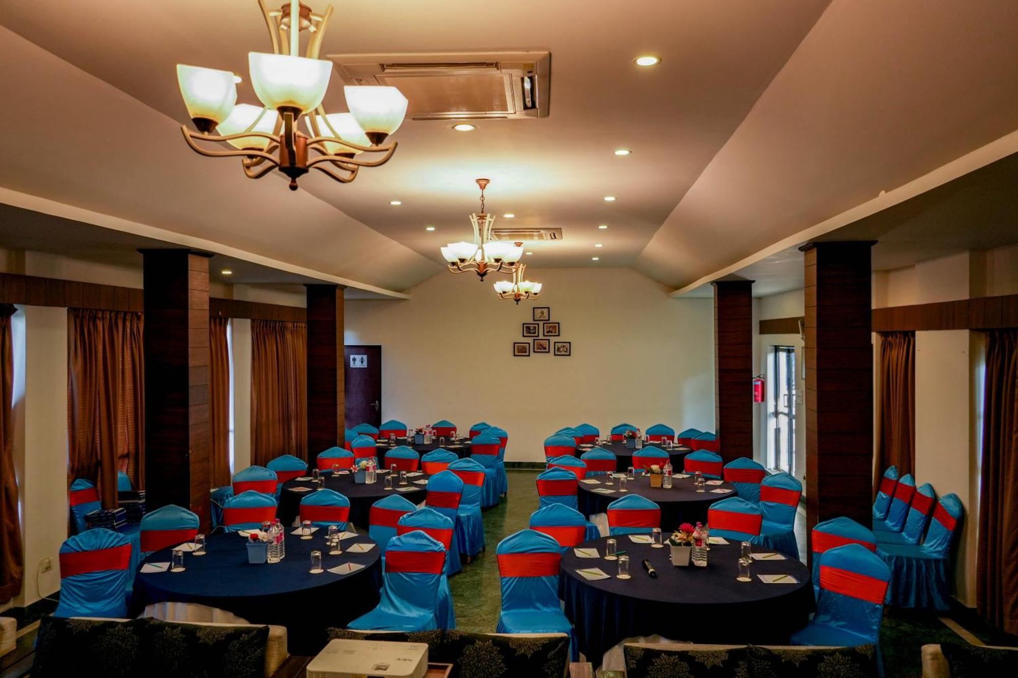 Himalayan Front Hotel By Kgh Group Pokhara Exterior foto